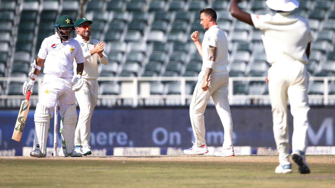 Dale Steyn celebrates after getting Imam-ul-Haq, South Africa v Pakistan, 3rd Test, Johannesburg, 3rd day, January 13, 2019