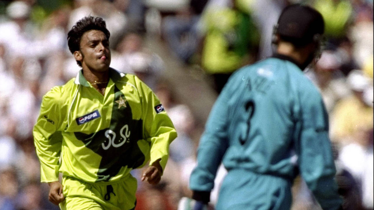 Shoaib Akhtar (Center) celebrates the wicket of New Zealand's Chris Harris during the Cricket World Cup Semi Final at Old Trafford, Manchester, 16 June 1999