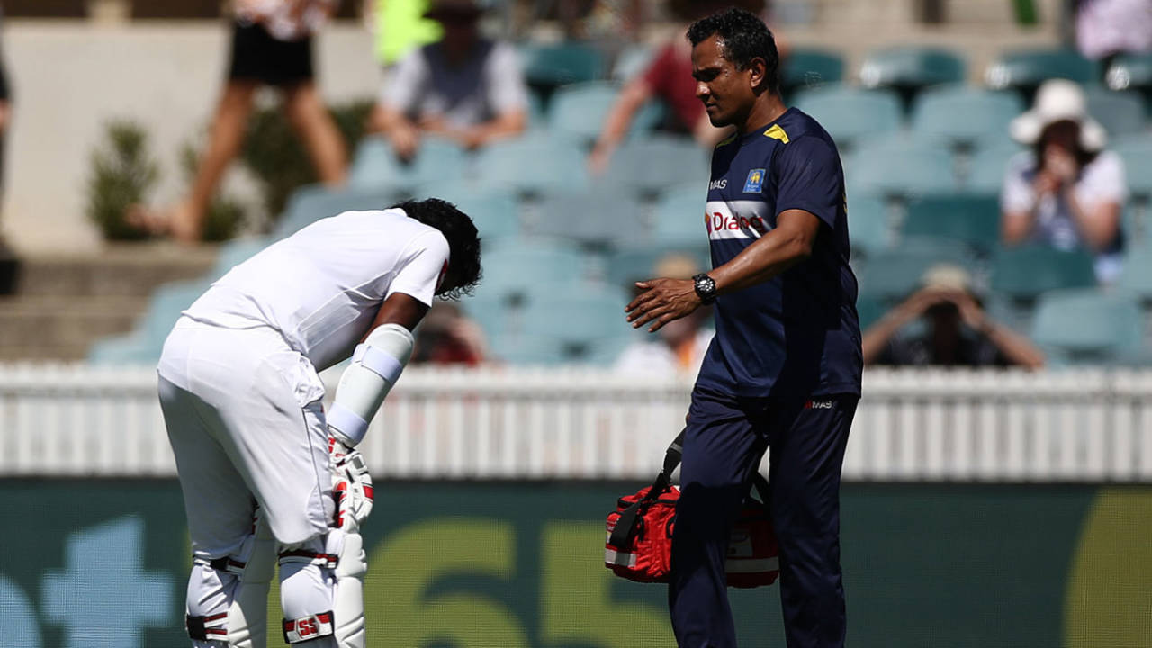 Kusal Perera was forced to retire hurt after being hit on the helmet, Australia v Sri Lanka, 2nd Test, Canberra, February 3, 2019