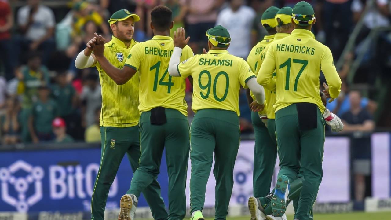 David Miller celebrates with his team-mates, South Africa v Pakistan, 2nd T20I, Johannesburg, February 3, 2019
