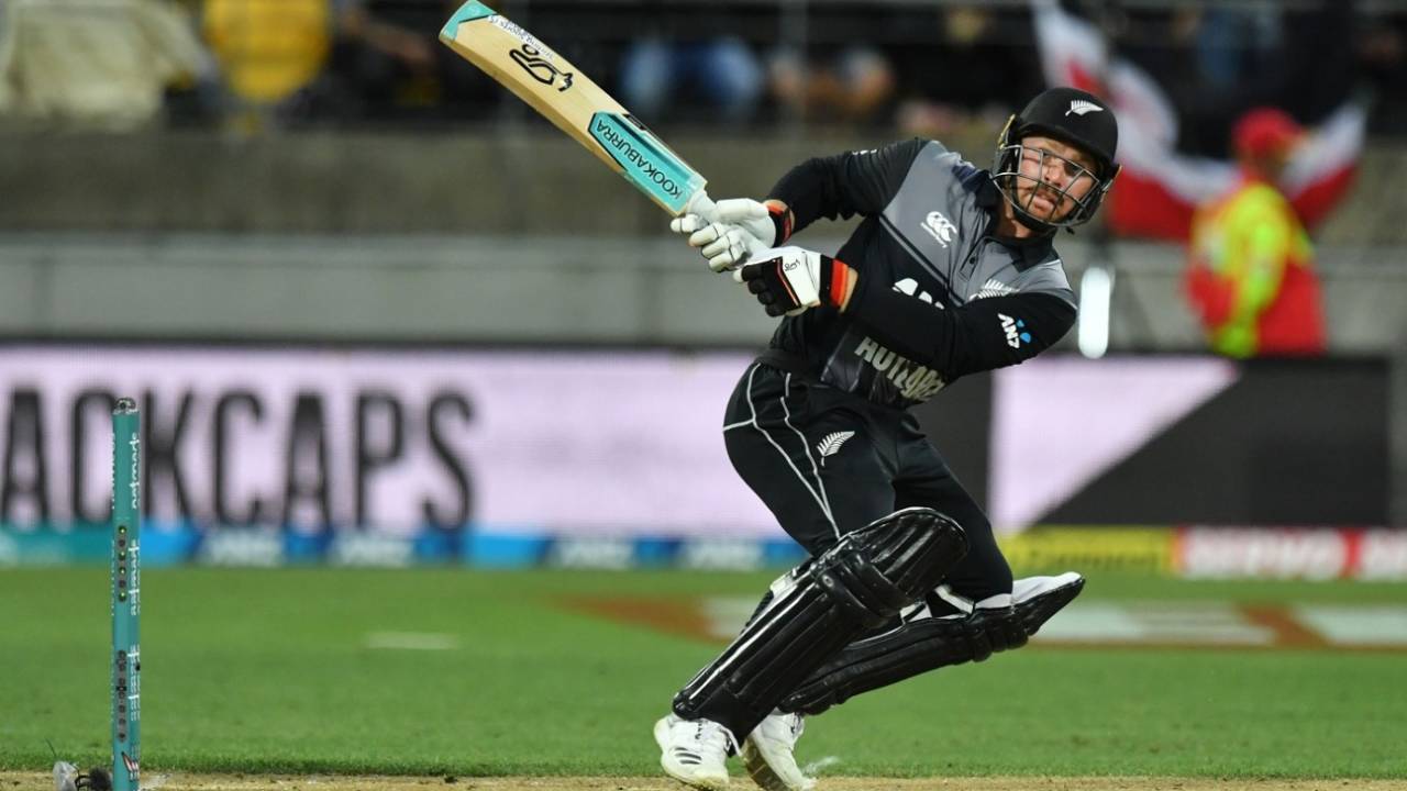 Tim Seifert plays a reverse scoop, New Zealand v India, 1st T20I, Wellington, February 6, 2019