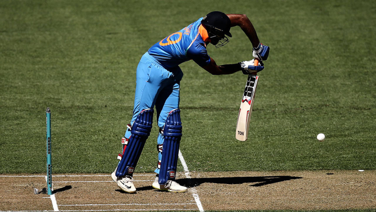 Vijay Shankar blocks one, New Zealand v India, 5th ODI, Wellington, February 3, 2019