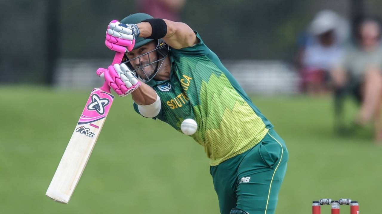 Faf du Plessis is surprised by a bit of extra bounce, South Africa v Sri Lanka, 2nd ODI, Centurion, February 6, 2019