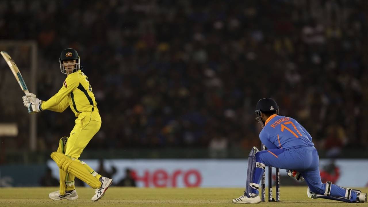 Peter Handscomb survives as Rishabh Pant fails to gather, India v Australia, 4th ODI, Mohali, March 10, 2019