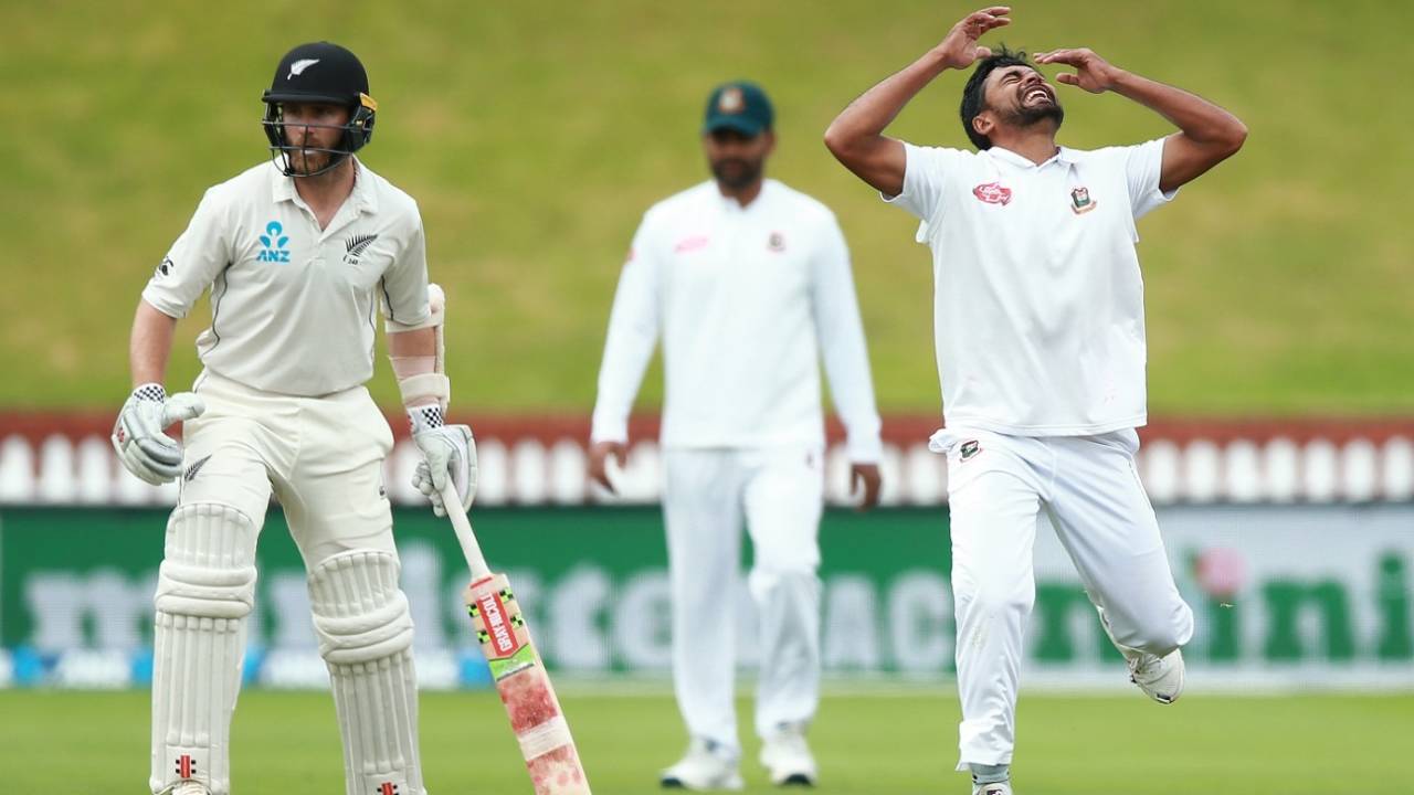 Abu Jayed reacts to a dropped catch as Kane Williamson looks on, New Zealand v Bangladesh, 2nd Test, Wellington, 4th day, March 11, 2019