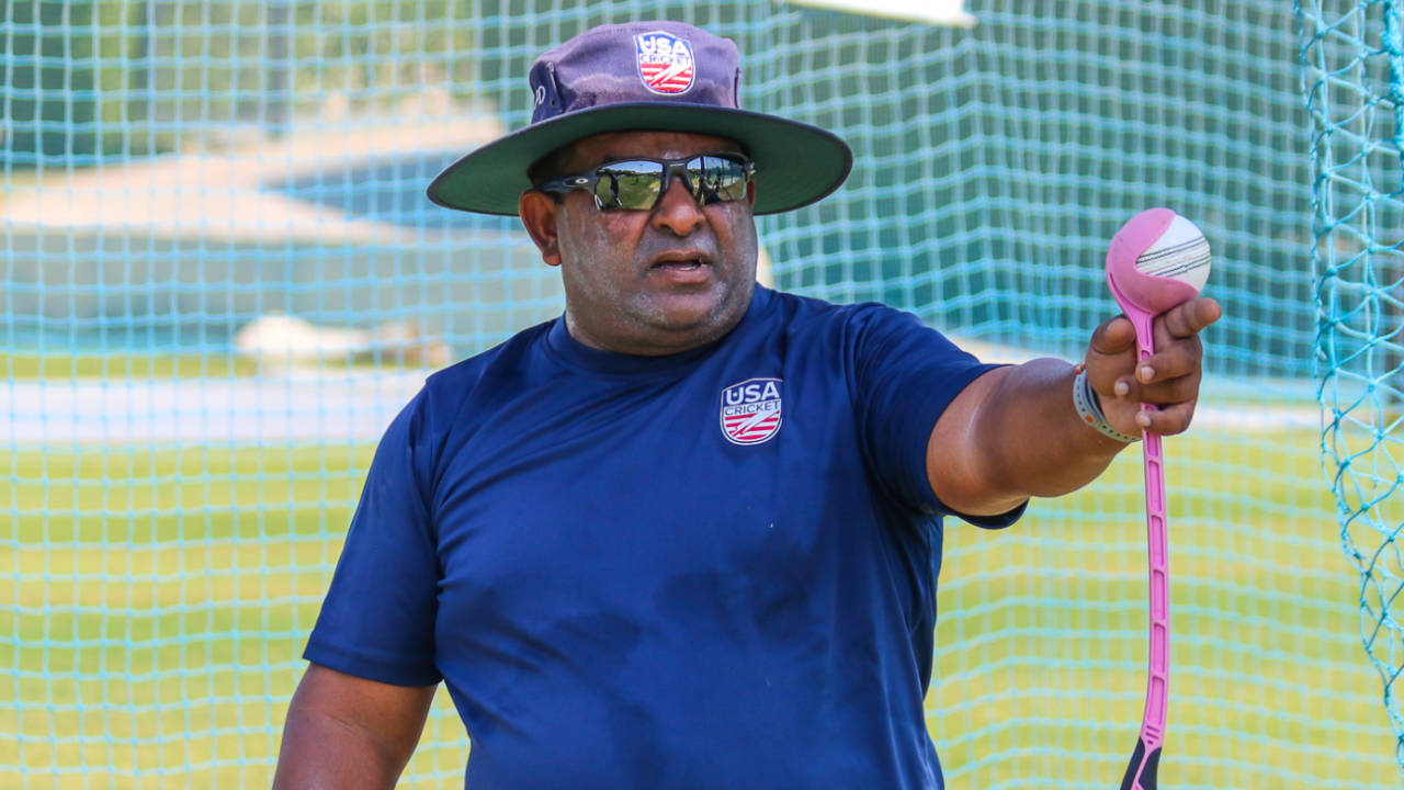 USA coach Pubudu Dassanayake gets things in motion during training&nbsp;&nbsp;&bull;&nbsp;&nbsp;Peter Della Penna