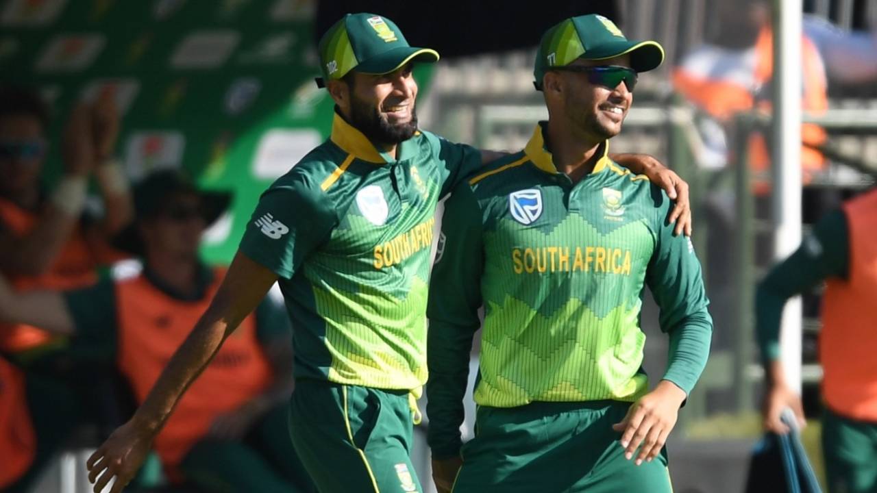 A joyous moment for Imran Tahir and JP Duminy during their last ODI at home&nbsp;&nbsp;&bull;&nbsp;&nbsp;Getty Images