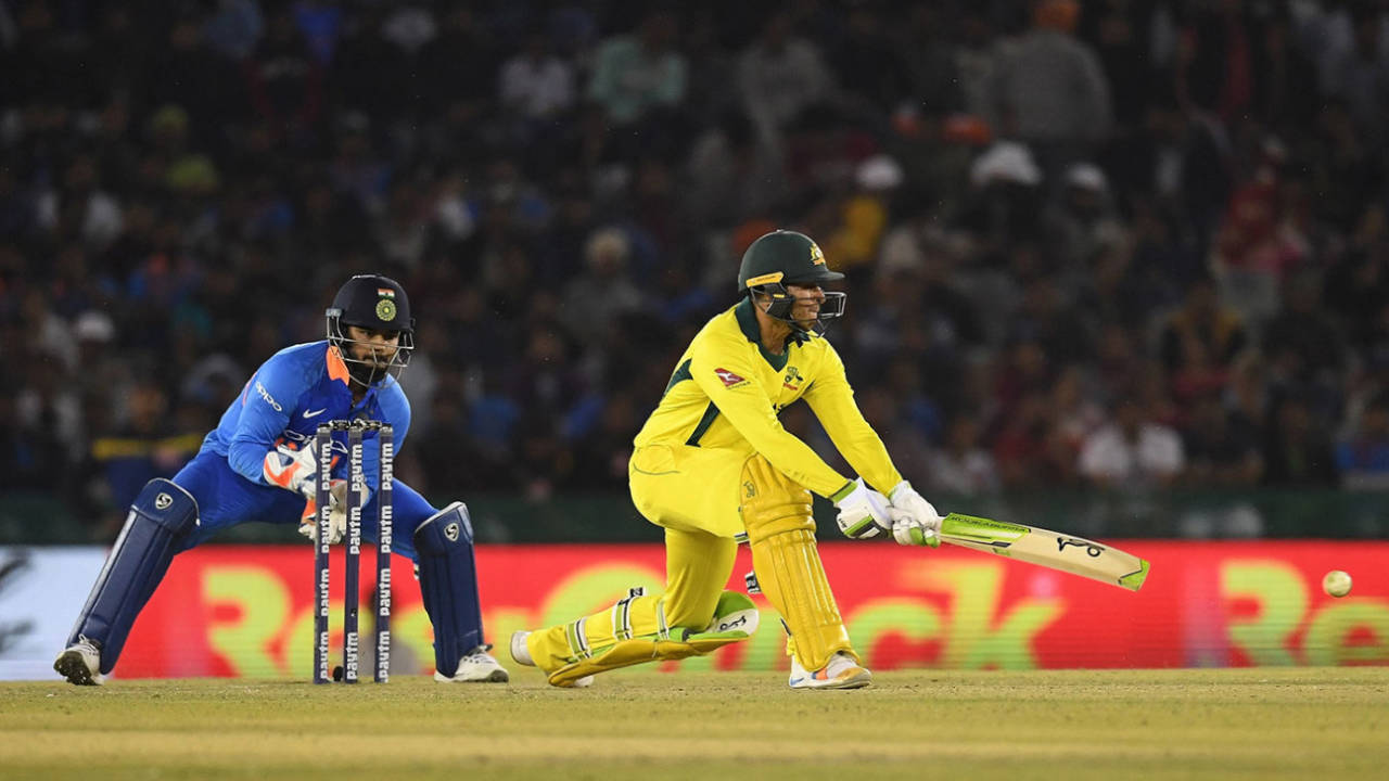 Rishabh Pant watches Usman Khawaja sweep, India v Australia, 4th ODI, Mohali, March 10, 2019