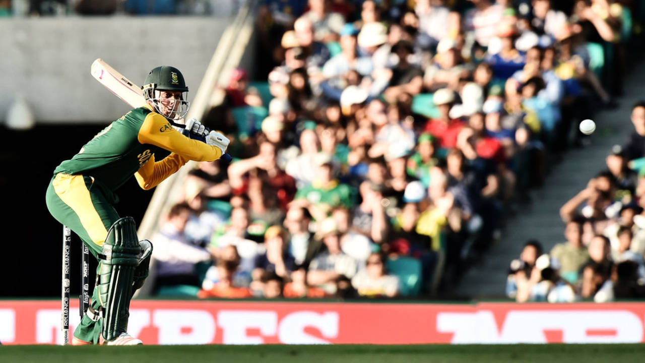 Quinton de Kock keeps his eyes on the ball, South Africa v Sri Lanka, World Cup 2015, 1st quarter-final, Sydney, March 18, 2015

