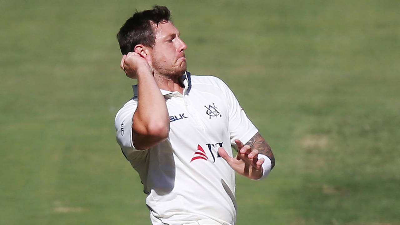 James Pattinson in his delivery stride&nbsp;&nbsp;&bull;&nbsp;&nbsp;Getty Images