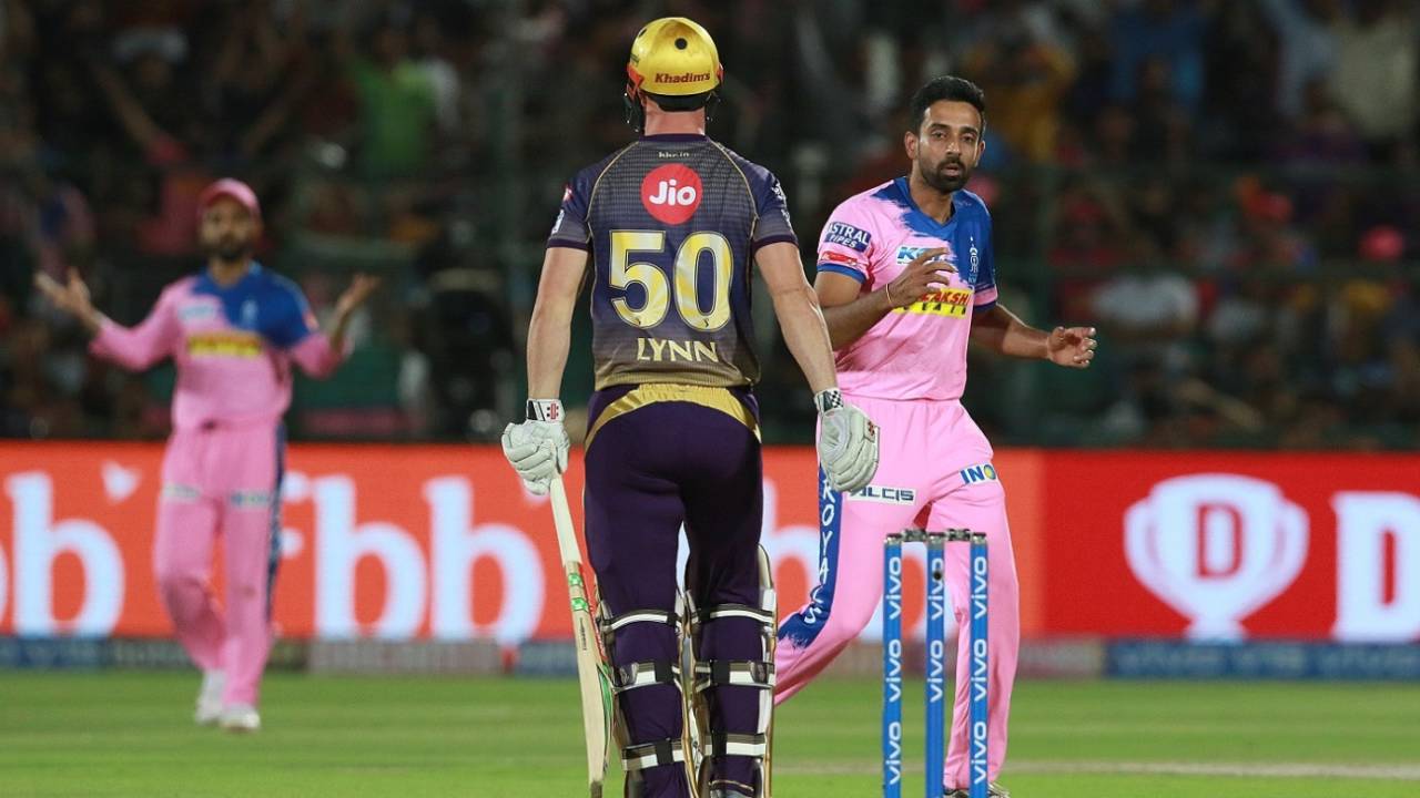 Dhawal Kulkarni looks bewildered as Chris Lynn's bails stay put, Rajasthan Royals v Kolkata Knight Riders, IPL 2019, Jaipur, April 7, 2019