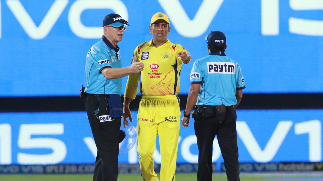 MS Dhoni stops the game to confront the umpires over a revoked no-ball call&nbsp;&nbsp;&bull;&nbsp;&nbsp;BCCI