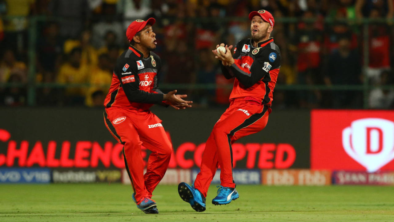 AB de Villiers and Akshdeep Nath avert a collision as the former takes a catch, Royal Challengers Bangalore v Chennai Super Kings, IPL 2019, Bengaluru, April 21, 2019