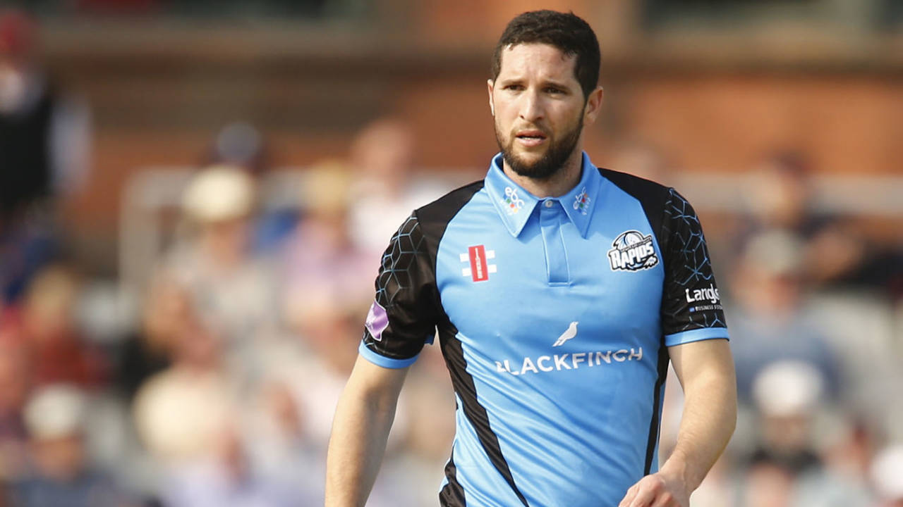Wayne Parnell of Worcestershire ready to bowl, Lancashire v Worcestershire, Royal London Cup, Old Trafford, April 17, 2019