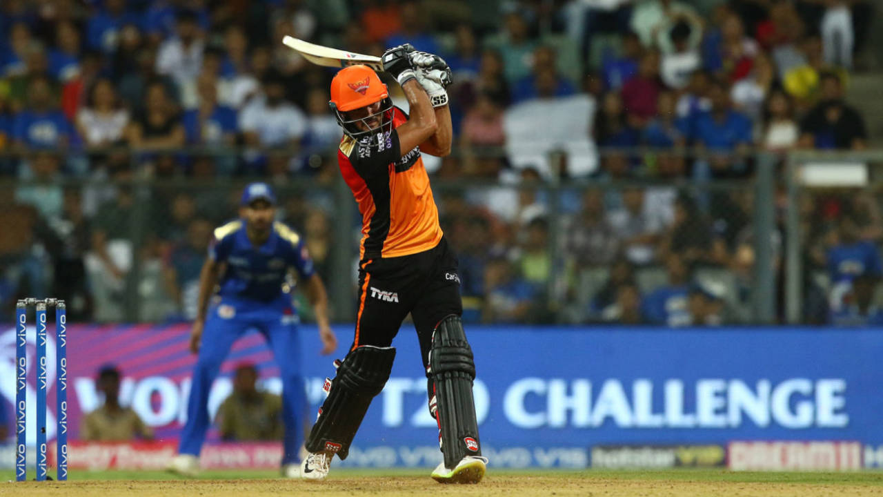 Manish Pandey drills one down the ground, Mumbai Indians v Sunrisers Hyderabad, IPL 2019, Mumbai, May 2, 2019
