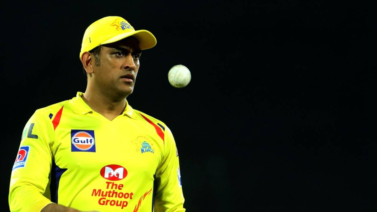MS Dhoni warms up ahead of the toss, Mumbai Indians v Chennai Super Kings, IPL 2019, Qualifier 1, Chennai, May 7, 2019