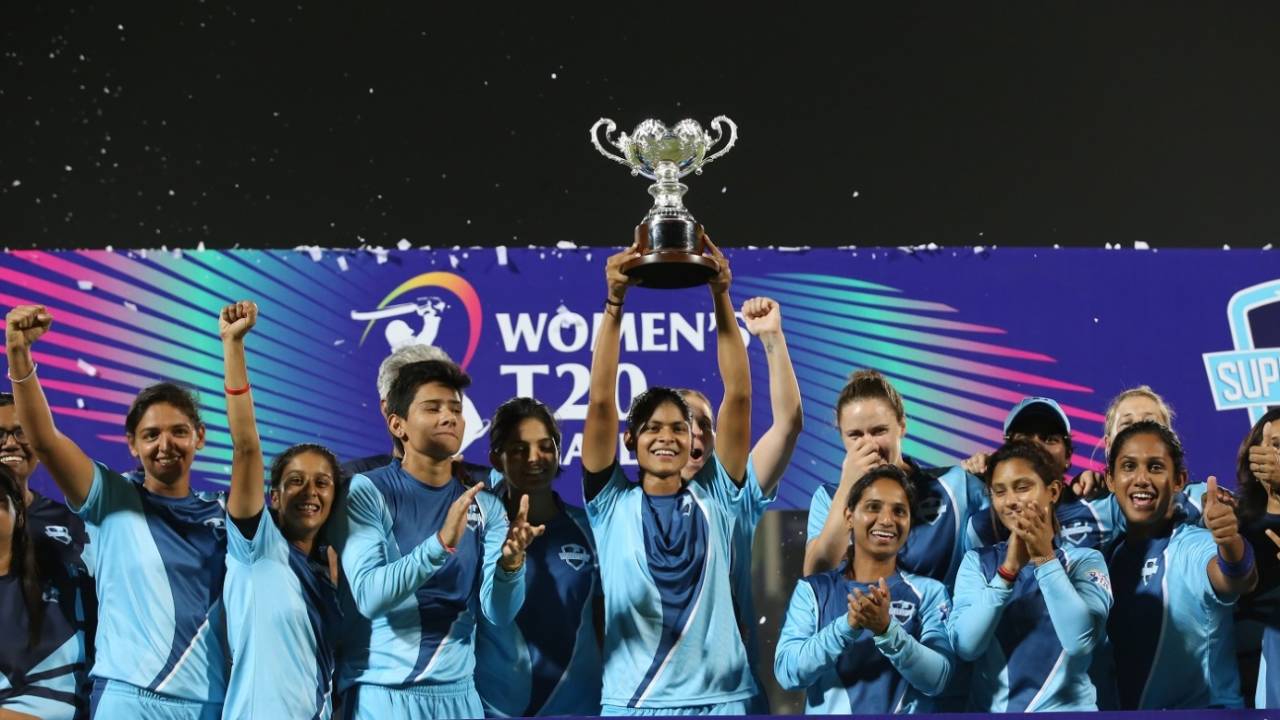Supernovas lift the 2019 Women's T20 Challenge trophy, Supernovas v Velocity, Women's T20 Challenge, Jaipur, May 11, 2019