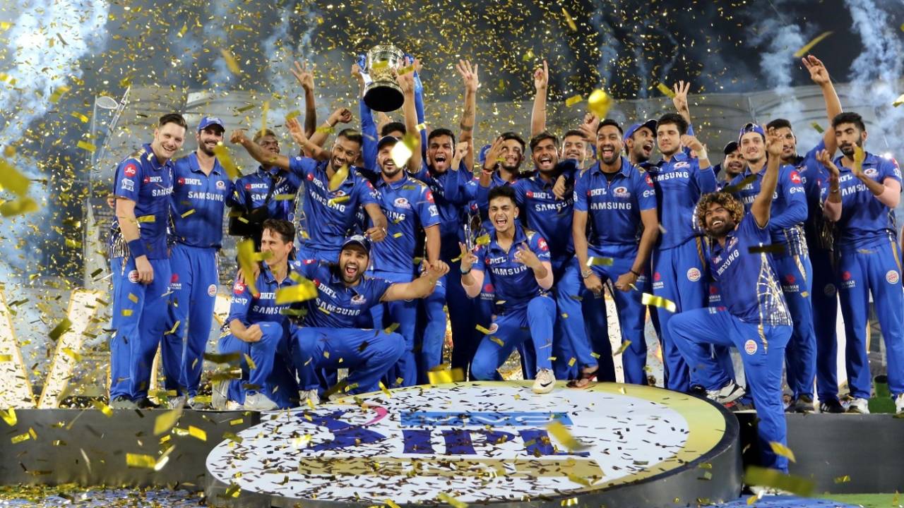 The Mumbai Indians players pose with the IPL 2019 trophy&nbsp;&nbsp;&bull;&nbsp;&nbsp;BCCI