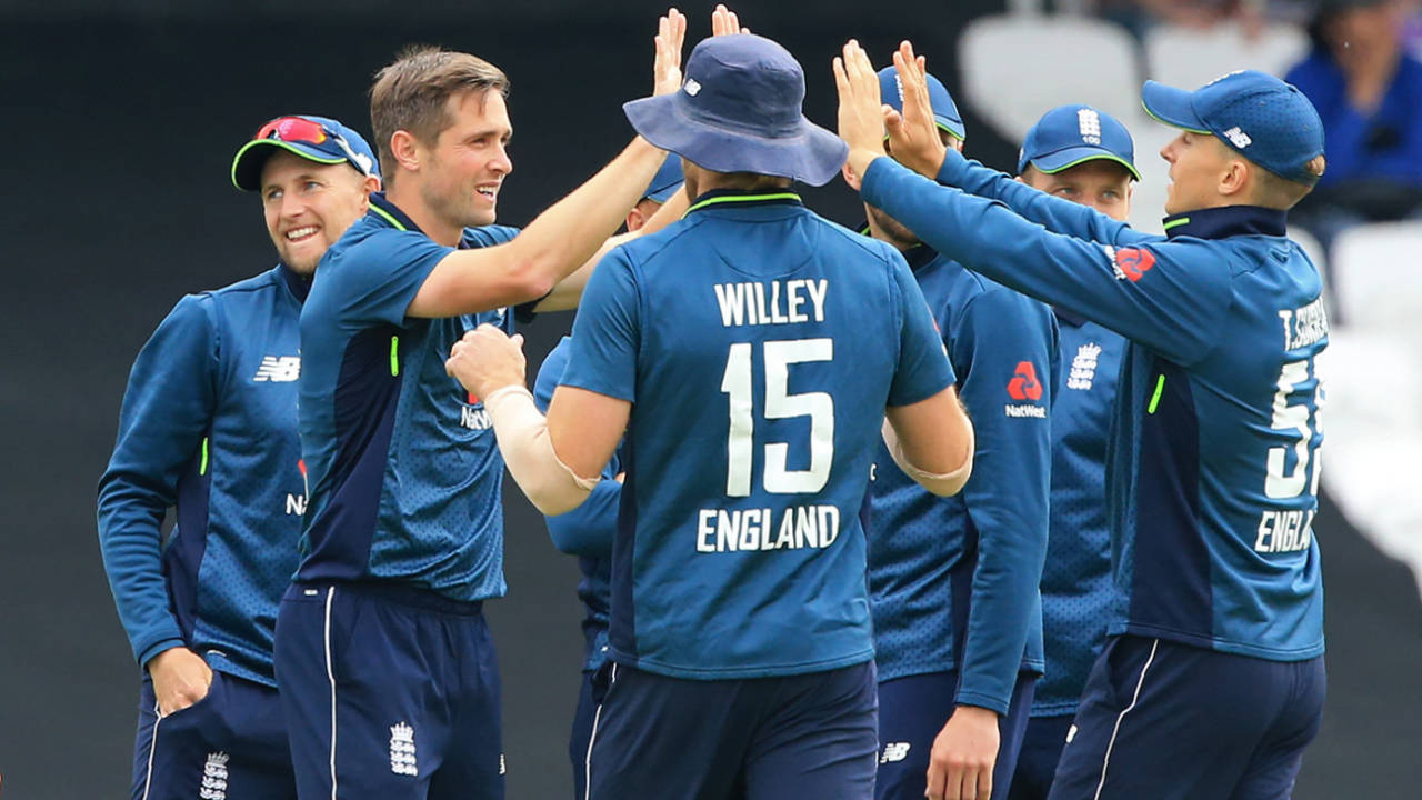 Chris Woakes claimed three wickets in his opening spell, England v Pakistan, 5th ODI, Headingley, May 19, 2019