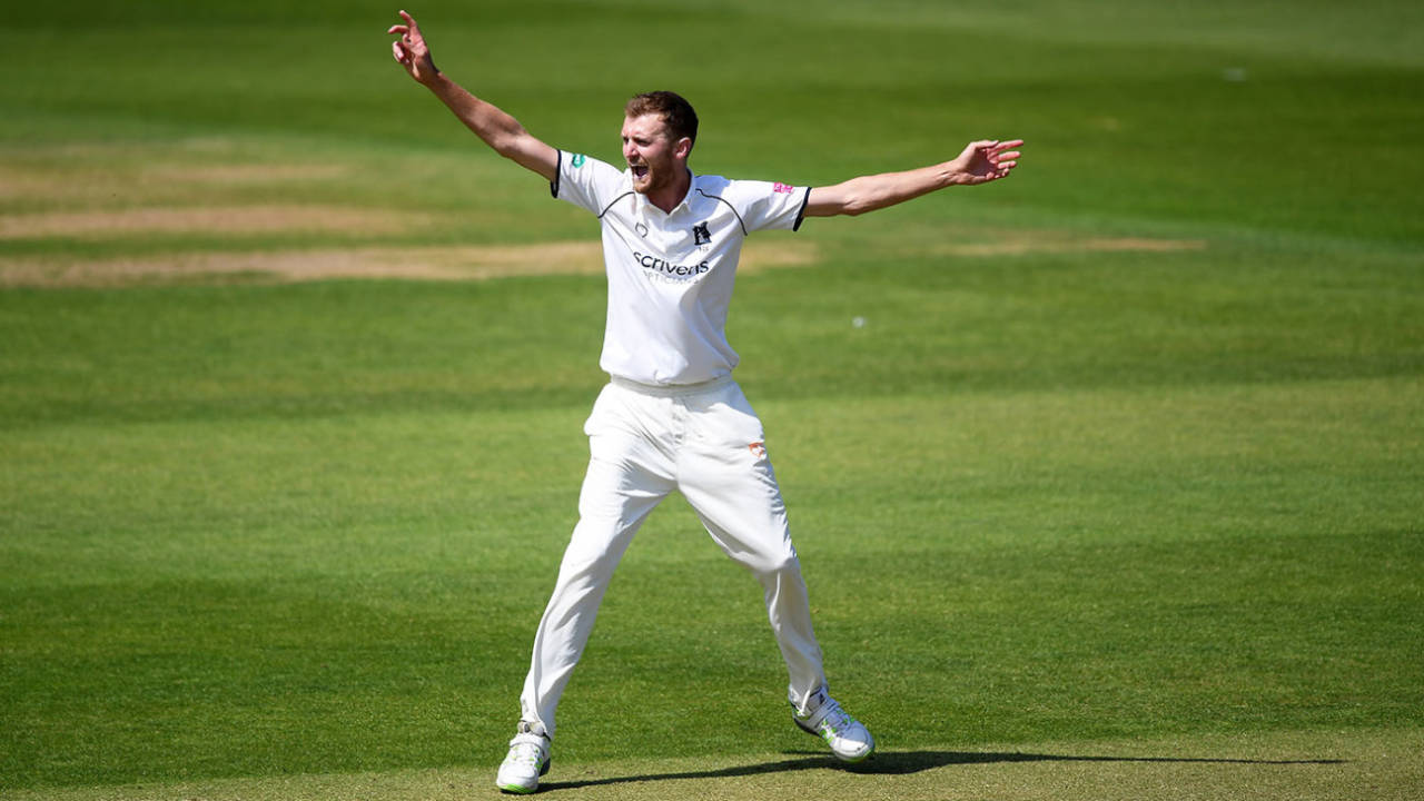 Oliver Hannon-Dalby appeals successfully, Somerset v Warwickshire, County Championship Division One, Taunton, May 20, 2019