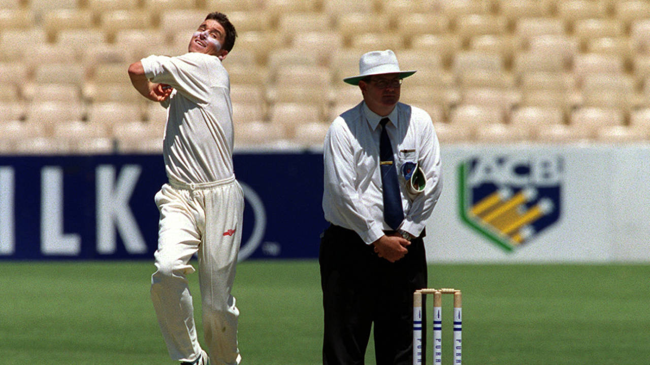 Gavin Robertson in action in 2000&nbsp;&nbsp;&bull;&nbsp;&nbsp;Getty Images