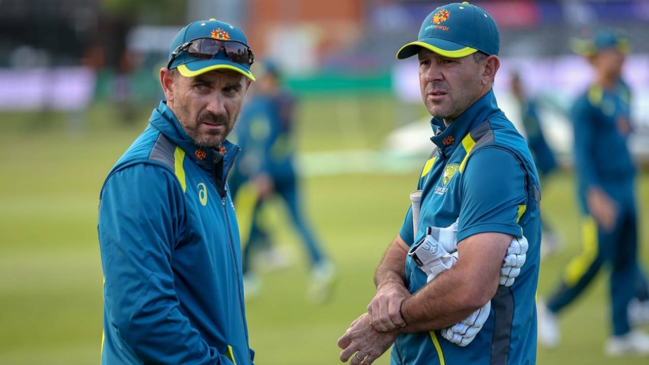 Justin Langer talks to Ricky Ponting at an Australia practice session, World Cup 2019, Bristol, May 30, 2019