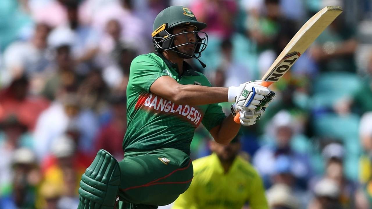 Mahmudullah plays a shot as he guides Bangladesh to their highest ever WC total, Bangladesh v South Africa, World Cup 2019, The Oval, June 2, 2019