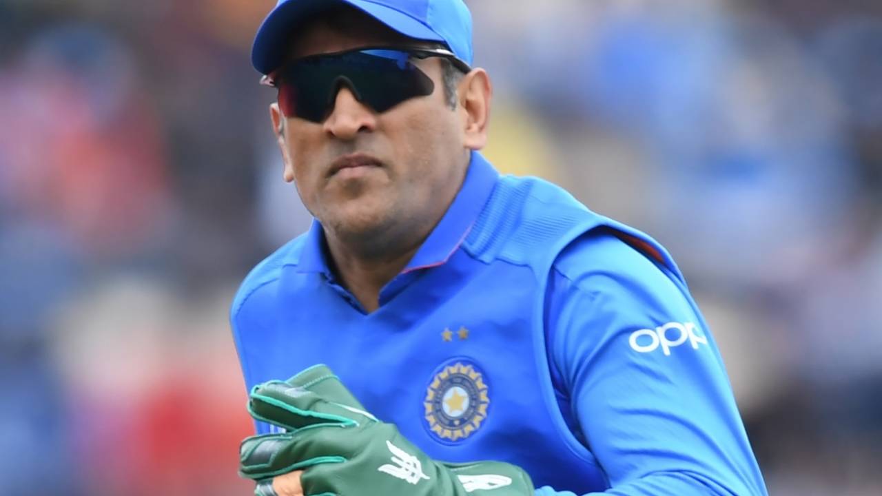 MS Dhoni sported gloves with Indian Army insignia, India v South Africa, Southampton, World Cup 2019, June 5, 2019