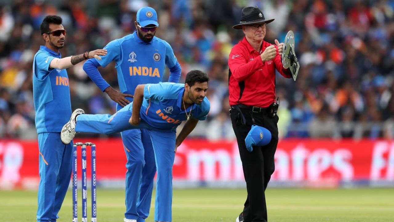 Bhuvneshwar Kumar had to go off because of a hamstring injury, India v Pakistan, World Cup 2019, Manchester, June 16, 2019