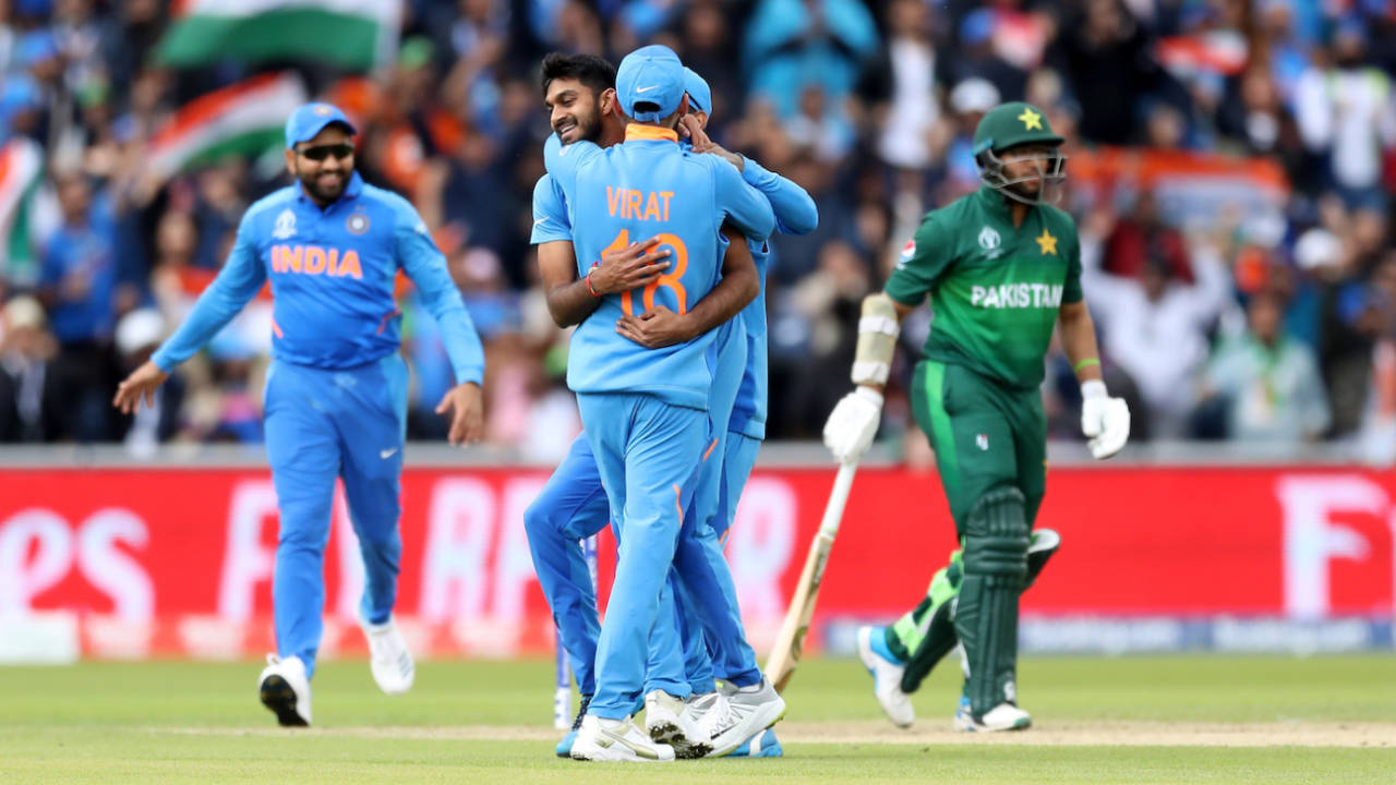 Vijay Shankar celebrates after dismissing Imam-ul-Haq off his first ball, India v Pakistan, World Cup 2019, Manchester, June 16, 2019