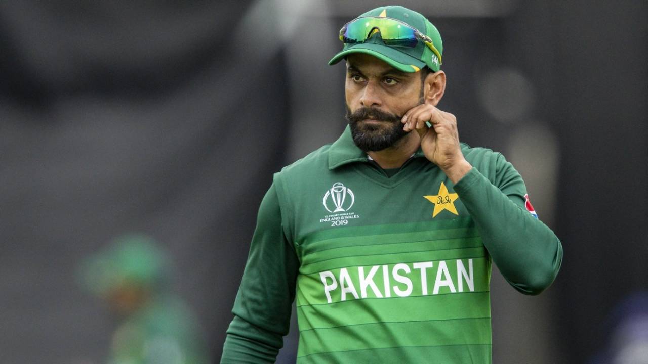 Mohammad Hafeez tweaks his moustache, New Zealand v Pakistan, World Cup 2019, Birmingham, June 26, 2019