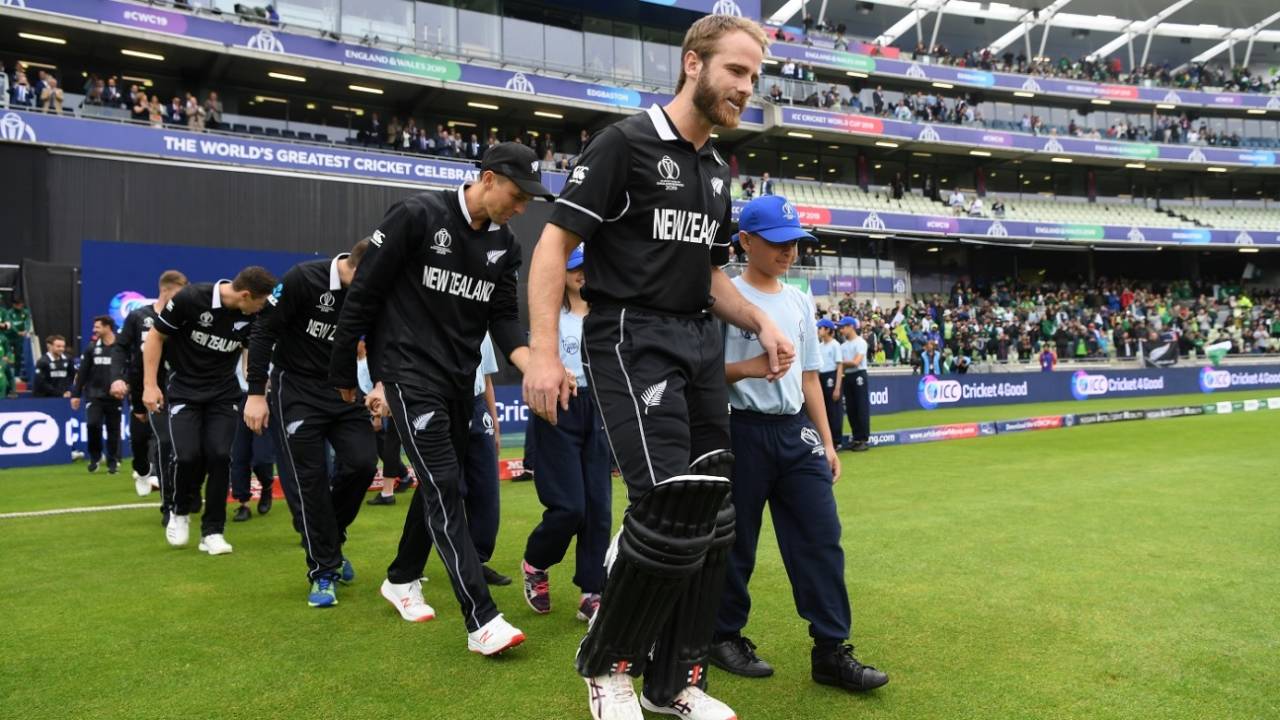 Kane Williamson leads his 'no-stress' boys out to the middle