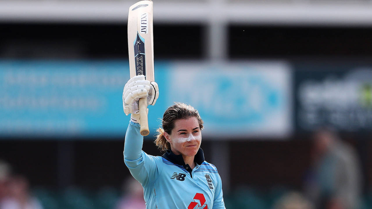 Tammy Beaumont raises her bat on reaching a century, England v Australia, 2nd ODI, Leicester, July 04, 2019