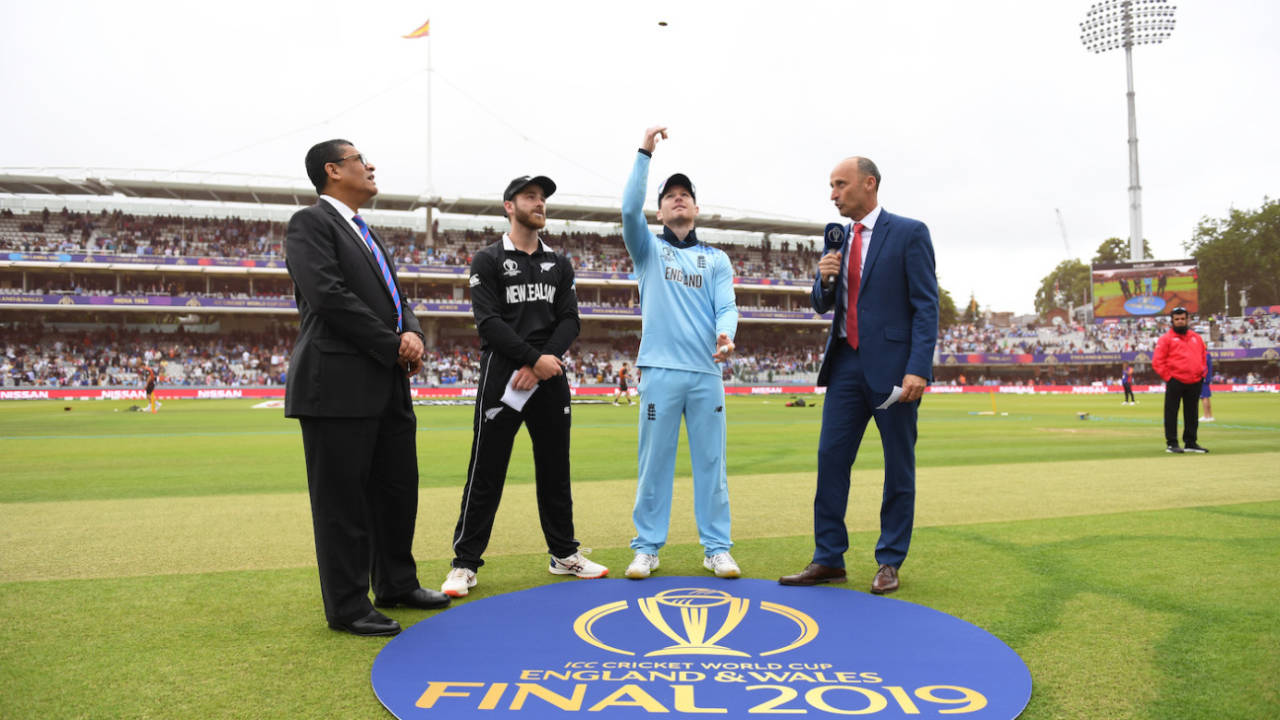 The two captains, Nasser Hussain and match referee Ranjan Madugalle at the toss, England v New Zealand, World Cup 2019, final, Lord's, July 14, 2019