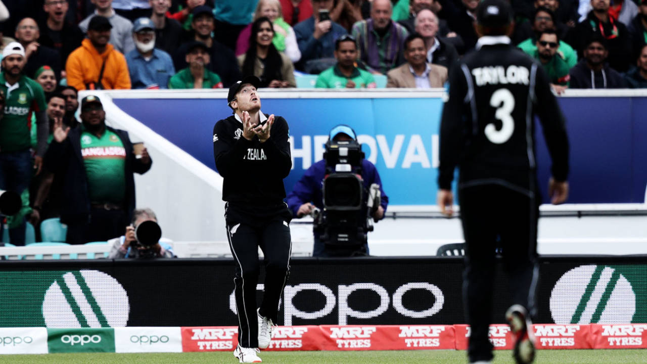 Martin Guptill gets under the ball to take a catch, Bangladesh v New Zealand, World Cup 2019, The Oval, June 5, 2019