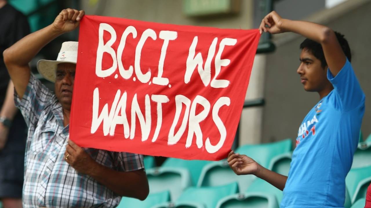 A couple of fans make their stance on DRS clear to the BCCI, Australia v India, 4th Test, Sydney, 1st day, January 6, 2015