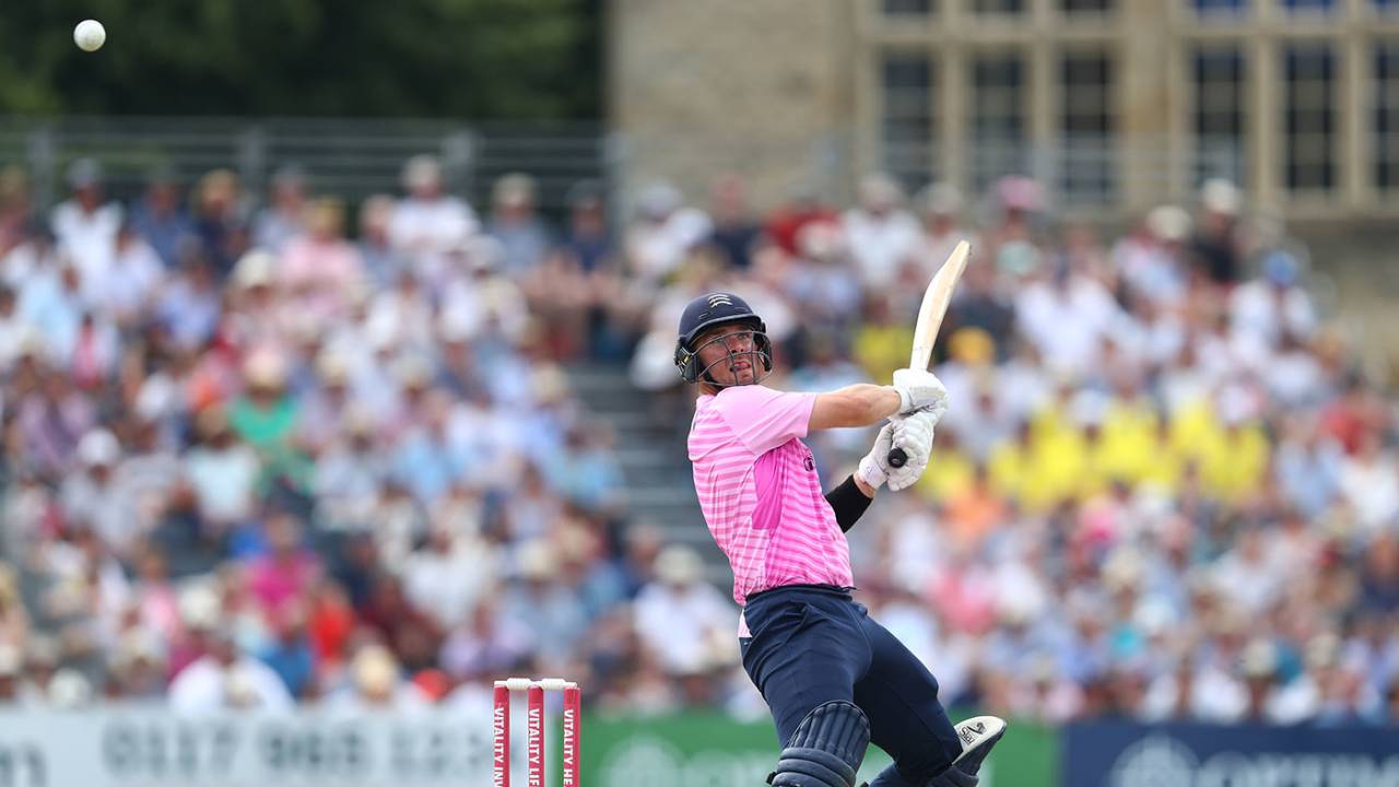 Dan Lincoln came in for AB de Villiers to make his professional debut, Gloucestershire v Middlesex, Vitality Blast, July 25, 2019