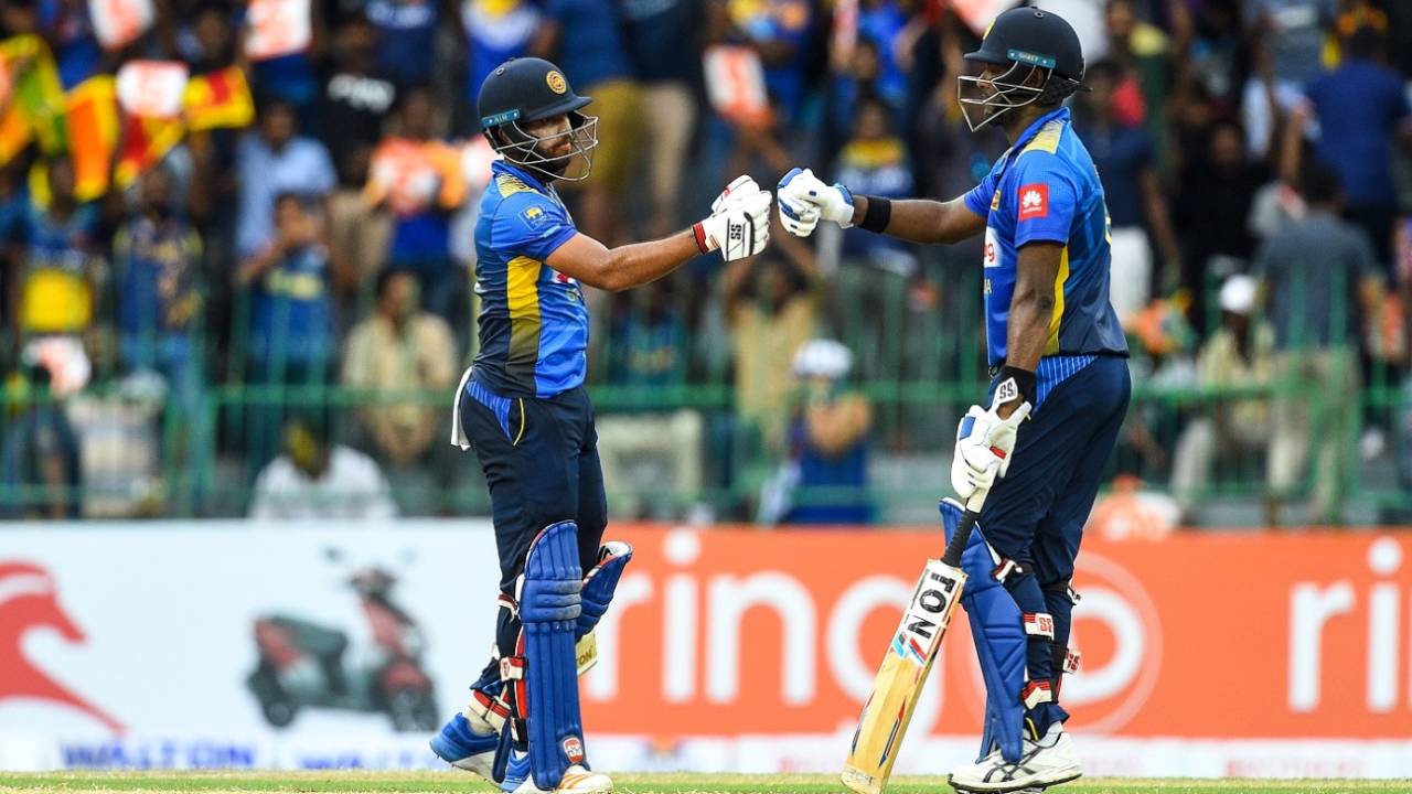 Kusal Mendis and Angelo Mathews put together a century stand, Sri Lanka v Bangladesh, 3rd ODI, Colombo, July 31, 2019