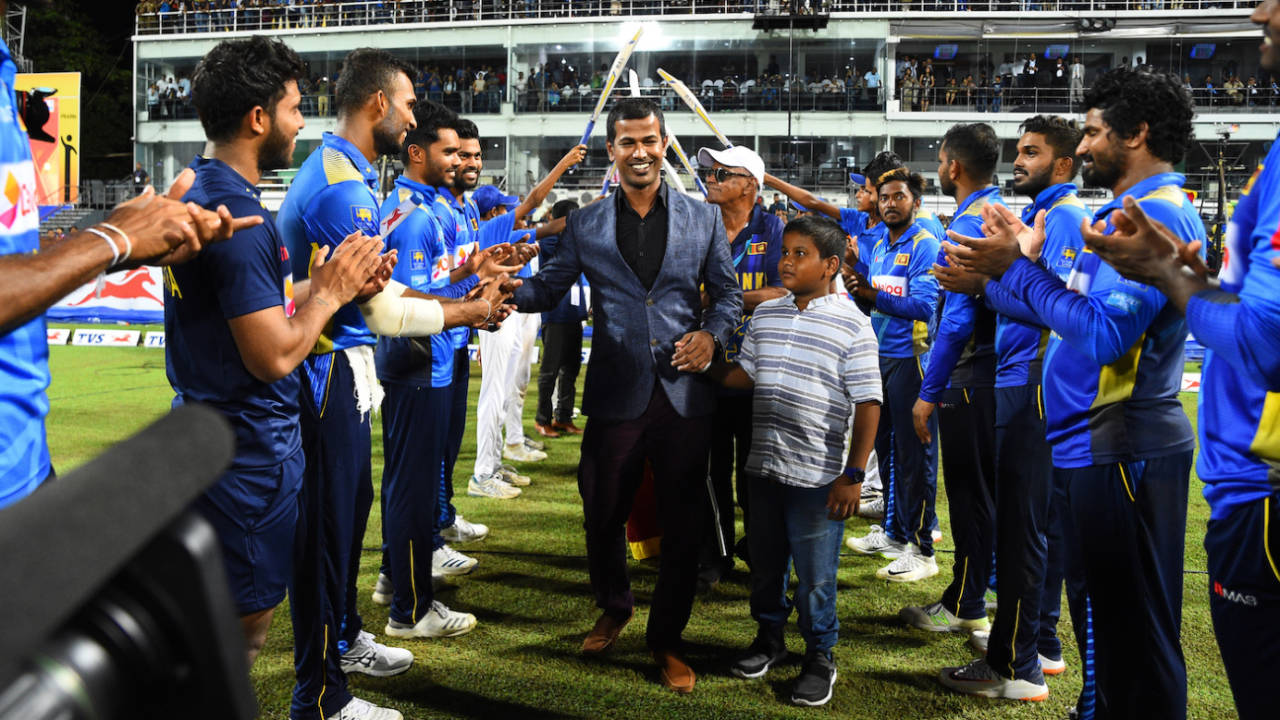 Nuwan Kulasekara got felicitated after the final ODI, Sri Lanka v Bangladesh, 3rd ODI, Colombo, July 31, 2019