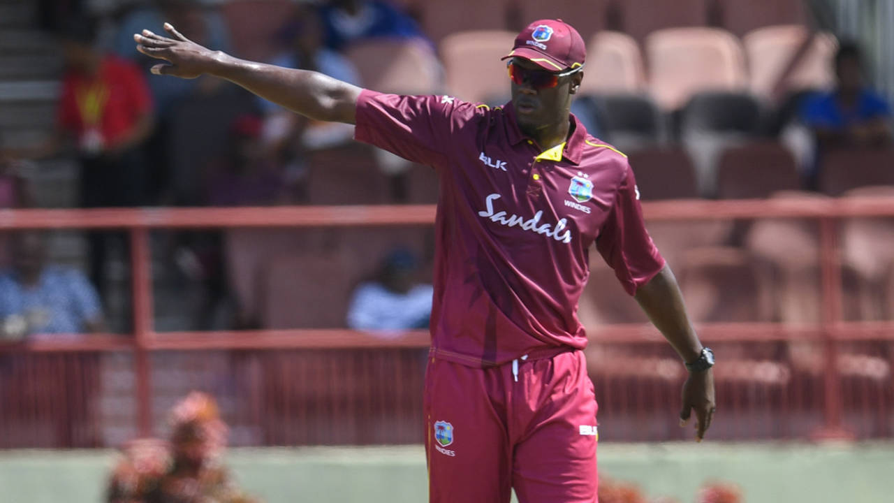 Carlos Brathwaite sets the field, West Indies v India, 3rd T20I, Providence, August 6, 2019