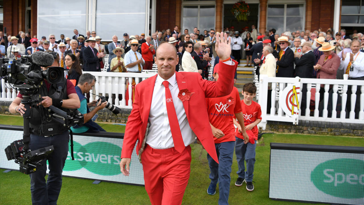 Andrew Strauss leads the teams out to mark Ruth Strauss Foundation Day&nbsp;&nbsp;&bull;&nbsp;&nbsp;Getty Images
