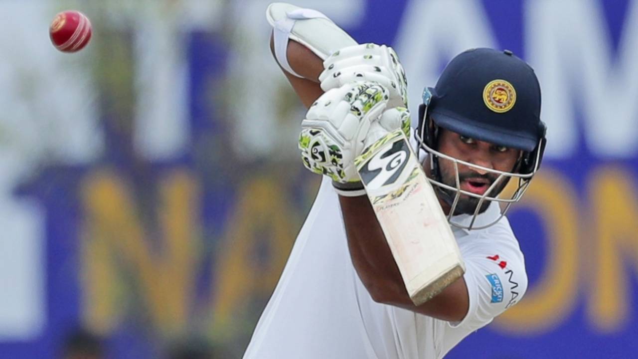 Dimuth Karunaratne punches with a high elbow, Sri Lanka v New Zealand, 1st Test, Galle, 2nd day, August 16, 2019