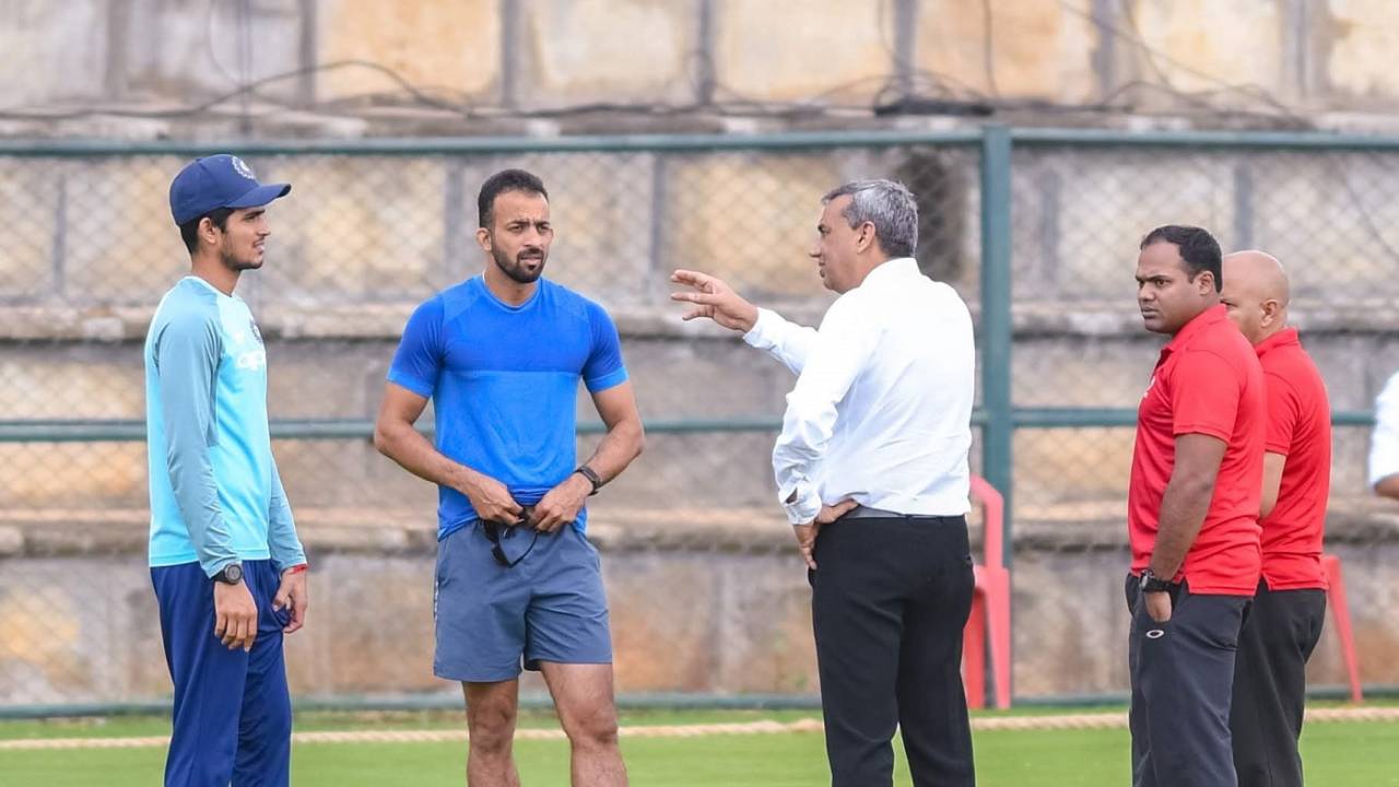 Match referee Sunil Chaturvedi talks to Shubman Gill and Faiz Fazal as Nitin Menon and Virender Sharma look on, India Blue v India Green, Just Cricket Academy Ground, 4th day, August 20, 2019