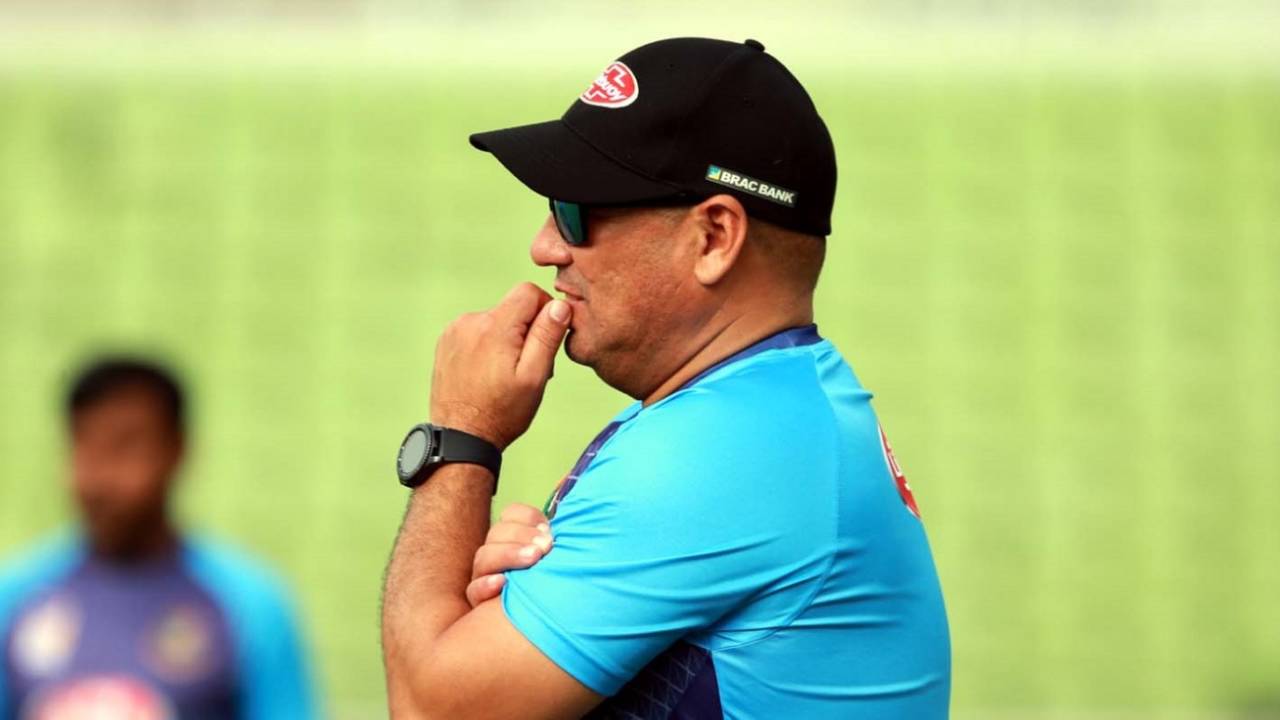 Russell Domingo keeps an eye on a Bangladesh training session