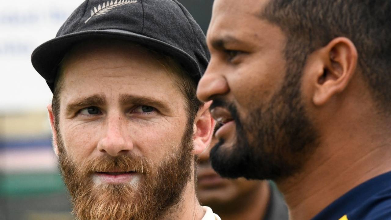 Kane Williamson and Dimuth Karunaratne interact during the presentation ceremony&nbsp;&nbsp;&bull;&nbsp;&nbsp;Getty Images