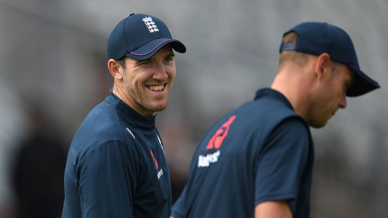 Craig Overton will replace Chris Woakes in England's team for the fourth Test, England v Australia, 4th Test, The Ashes, Old Trafford, September 3, 2019