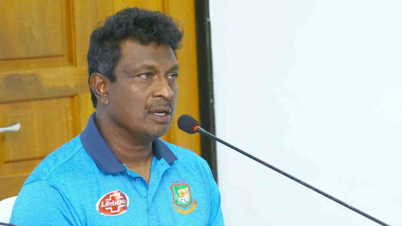 Champaka Ramanayake interacts with the media before the series against Sri Lanka A, Katunayake, September 20, 2019