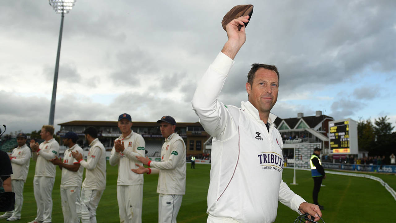 Marcus Trescothick raises his cap to the crowd as he is given a guard of honour in his final match, County Championship Division One, Somerset v Essex, day four, Taunton, September 26, 2019