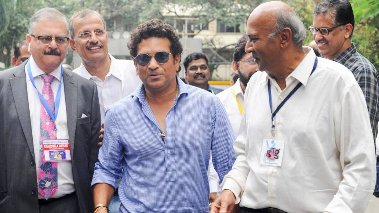 Sachin Tendulkar arrives at the Wankhede to cast his vote for the MCA polls, Mumbai, October 4, 2019