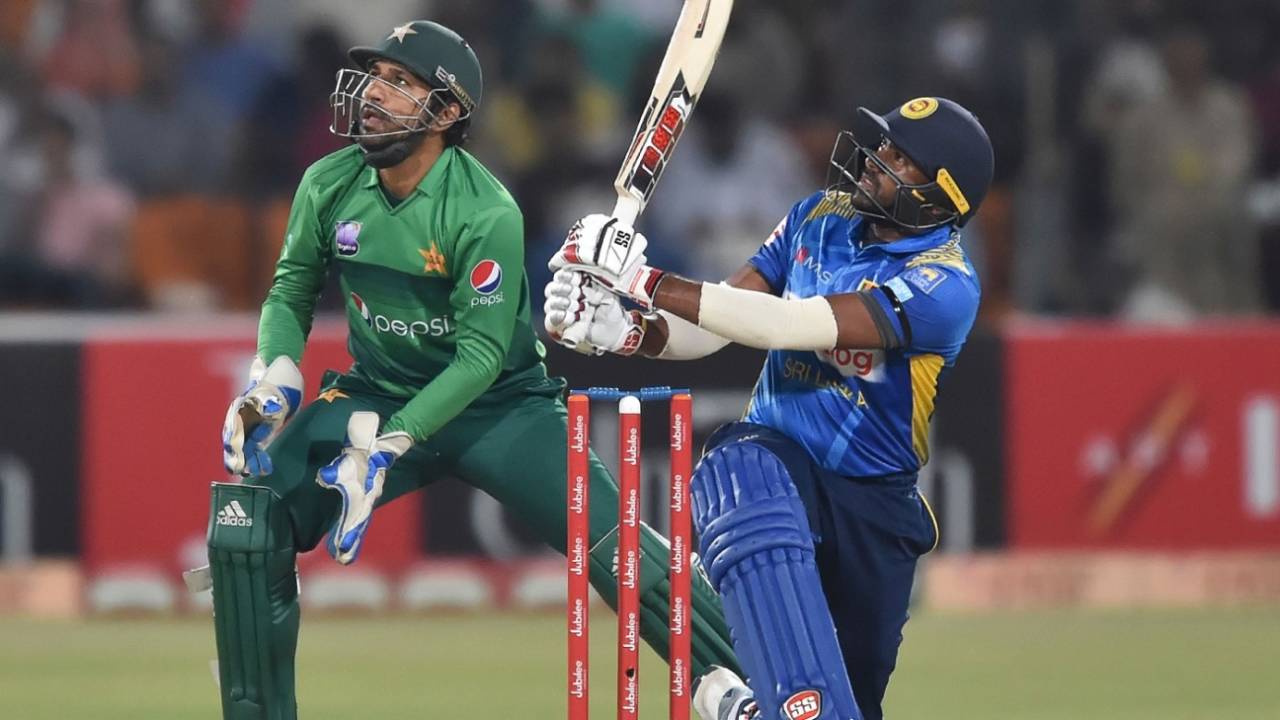 Bhanuka Rajapaksa plays a slog sweep, Pakistan v Sri Lanka, 2nd T20I, Lahore, October 7, 2019